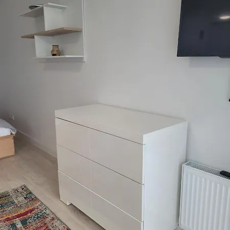 White Free Parking Self Check-inn Apartment *