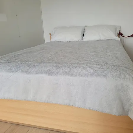 White Free Parking Self Check-inn Apartment *