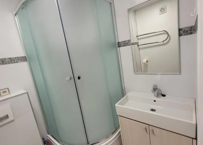 White Free Parking Self Check-inn *