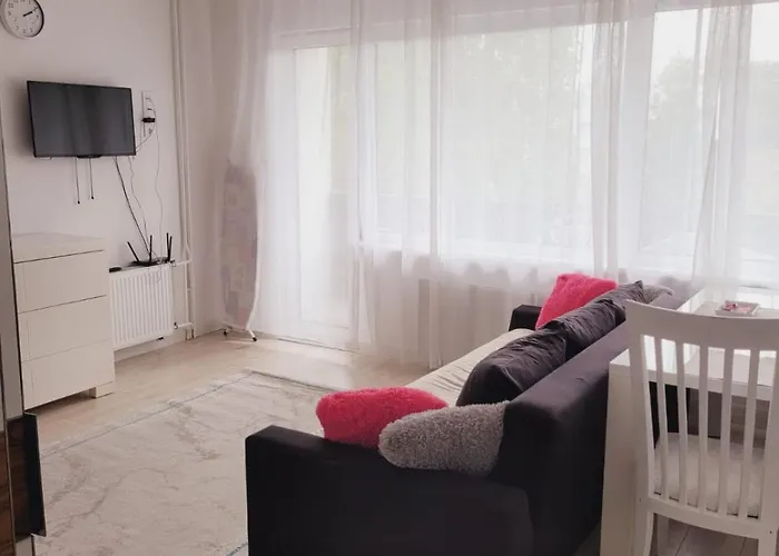 Apartment White Free Parking Self Check-inn *