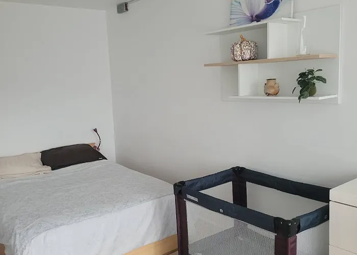 White Free Parking Self Check-inn